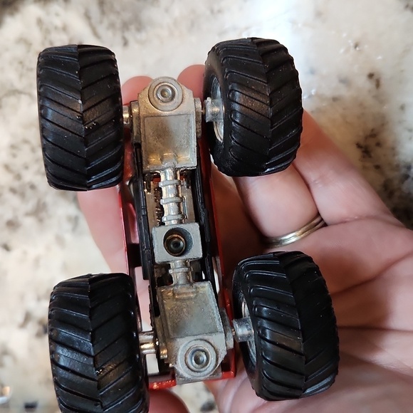 Dan Evans The Destroyer 4x4 1:64 scale Hotwheels truck monstertruck red - Picture 8 of 11